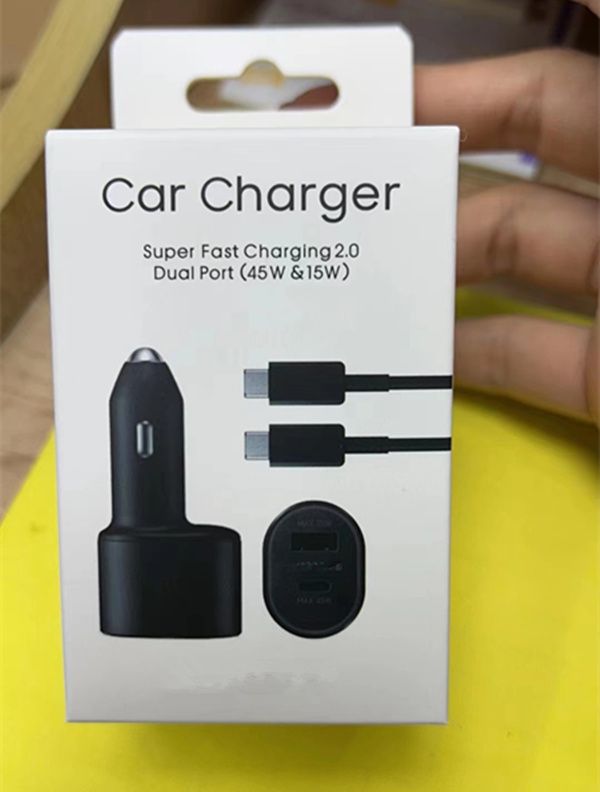 Chargeur de voiture avec emballage + câble