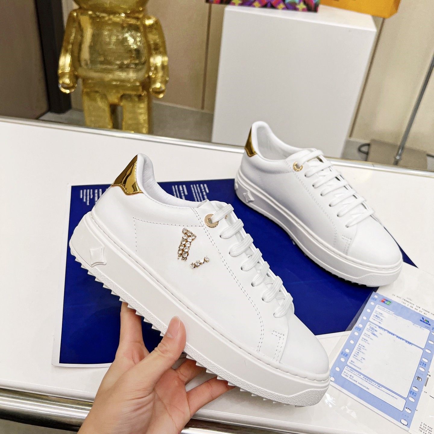 Time Out Casual Shoes Women Travel Leather Lace Up Sneaker 100% Cowhide  Fashion Lady Flat Monograms Designer Letters Woman Shoe Platform Men Gym  Sneakers Size 35 42 From Alarge_shops, $100.92