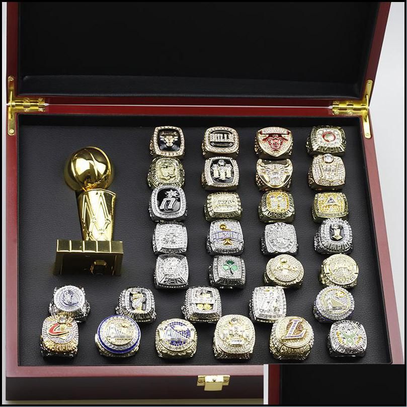31Pcs Rings+Trophy With Wooden Box