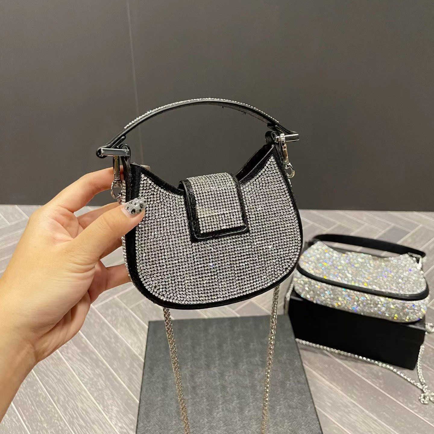 AW Diamond Cdesigner Bags Women Chain Ross Body Luxury Handbags Evening Purse  Crossbody Designer Purses Messenger Bags 230318 From Vipbagbag666, $48.19