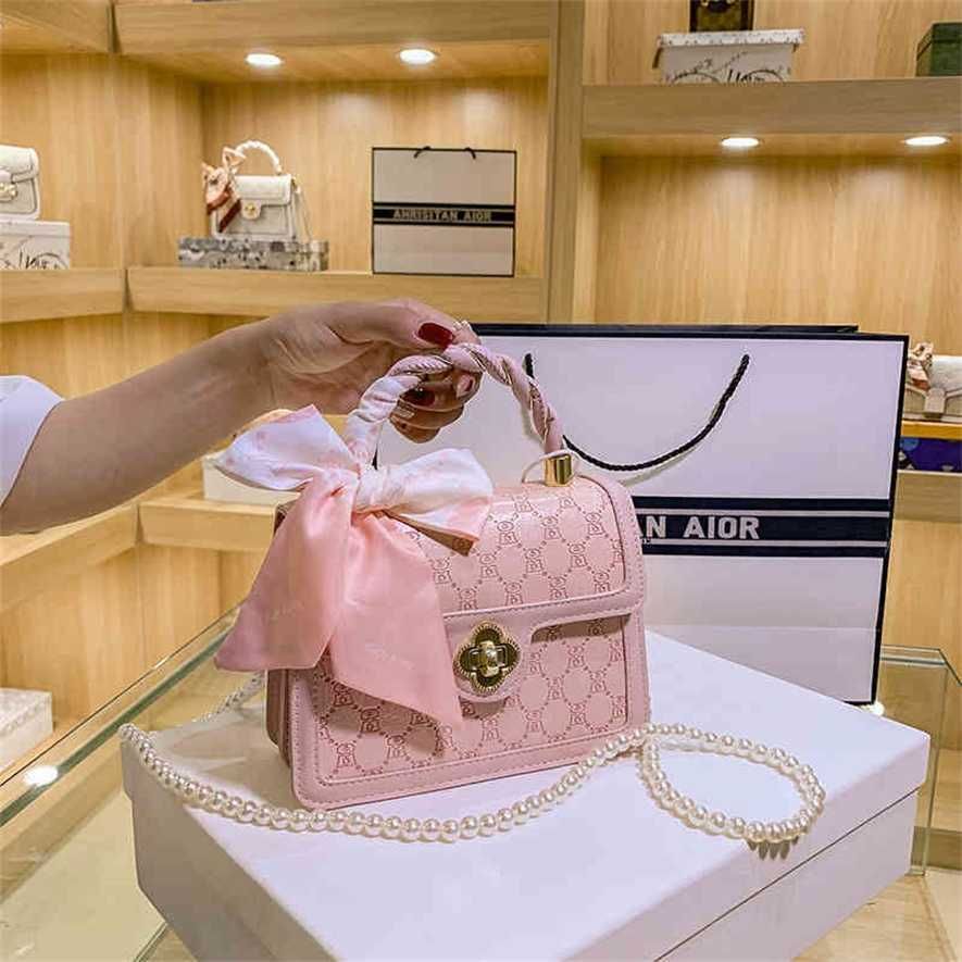 Dropship New Handbags For Women Bamboo Handle Shoulder Bags Acrylic Girls  Messenger Evening Bag Fashion Diamond Shape Ladies Box Bags to Sell Online  at a Lower Price