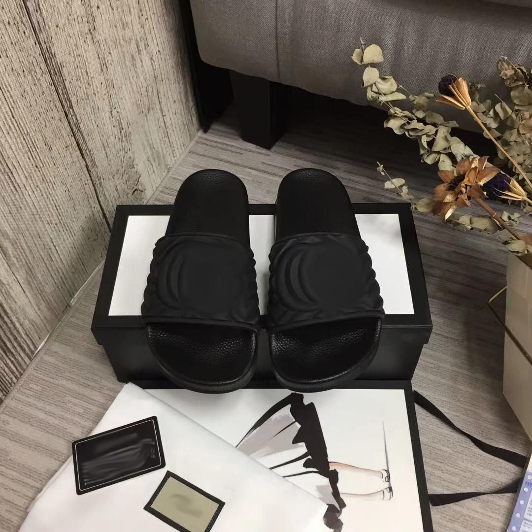 SLIDES SANDAL IN BLACK TPU WITH GREY EMBOSSED LOGO STRAP
