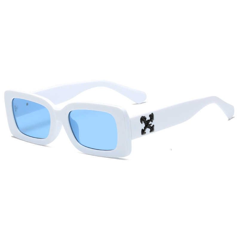 C4 Solid White Frame Blue Slice