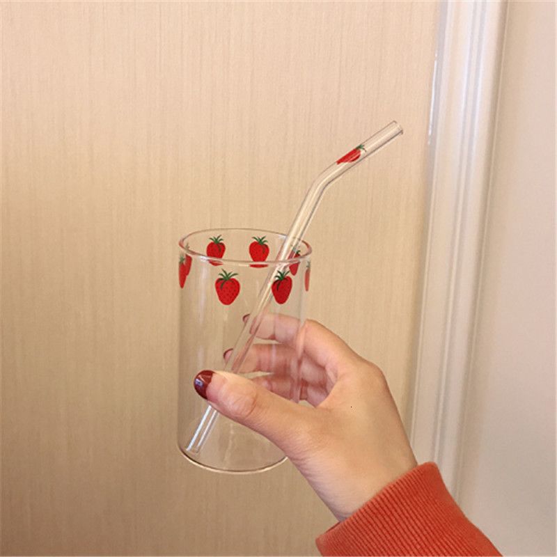 strawb curved straw