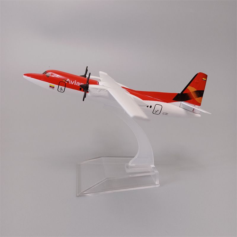 Красная Avianca Fokker