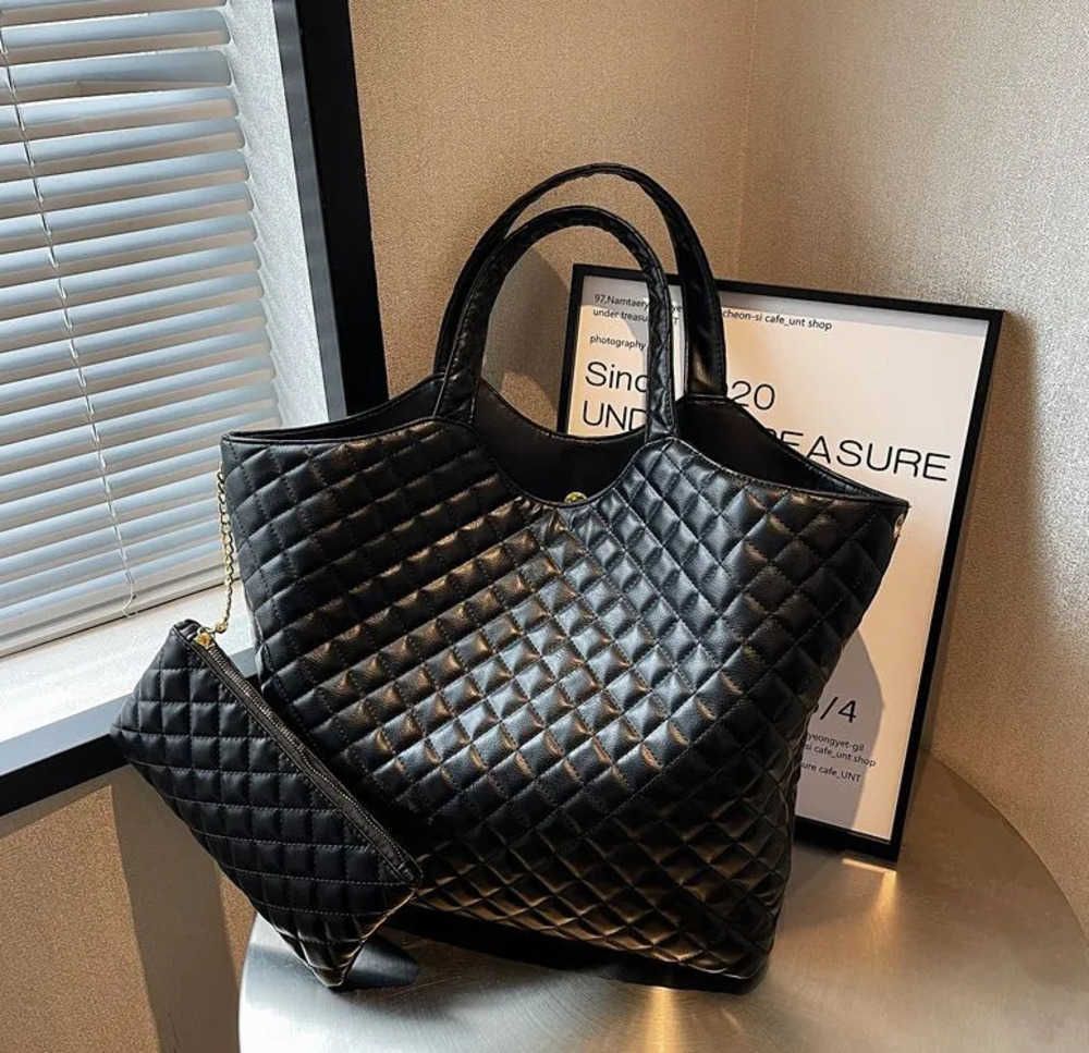 Icare Maxi Shopping bag in QUILTED LAMBSKIN black in 2023