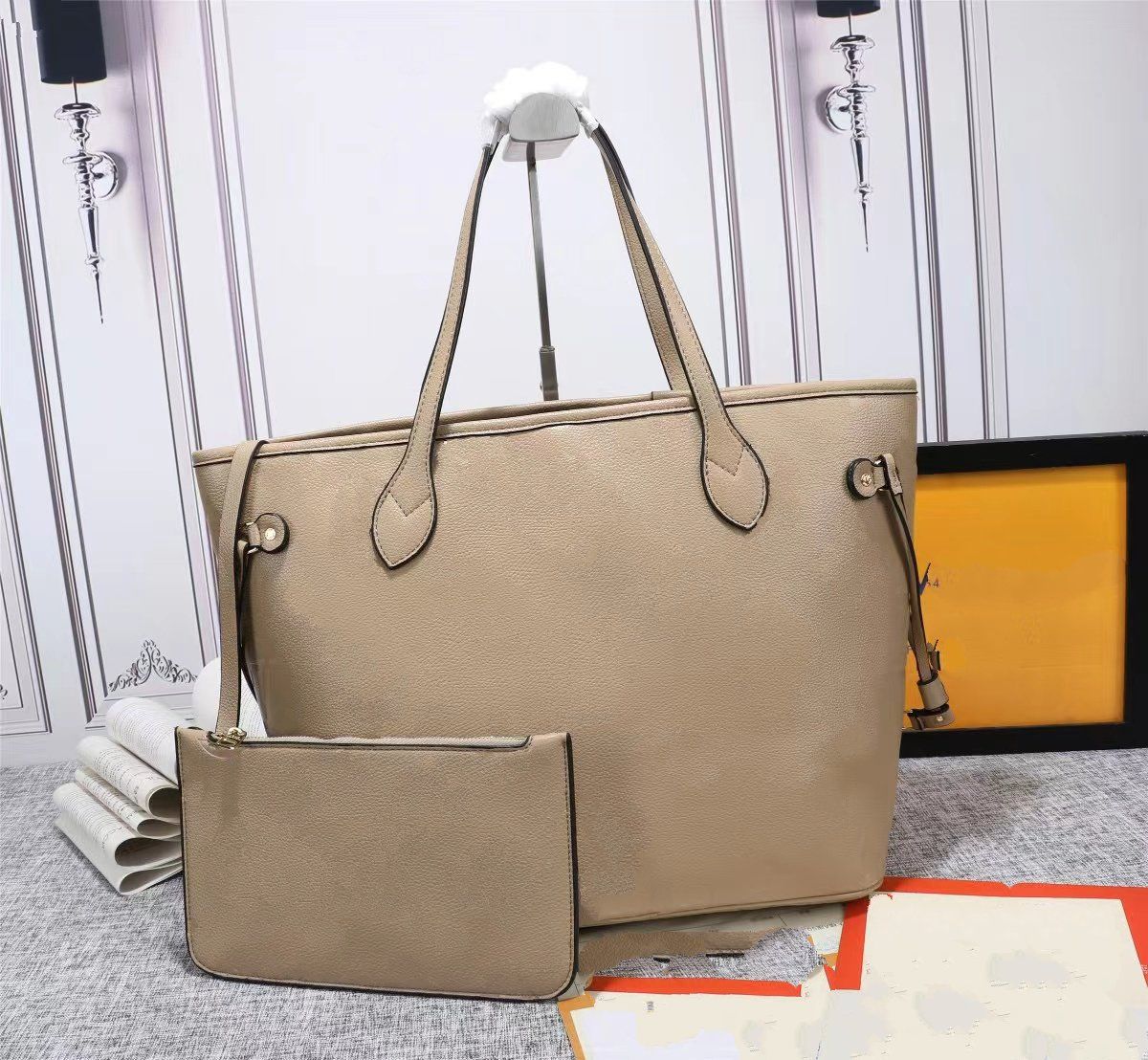 2023 Designer Luxury Shopping Bag Handbag Leather With A Small Hand