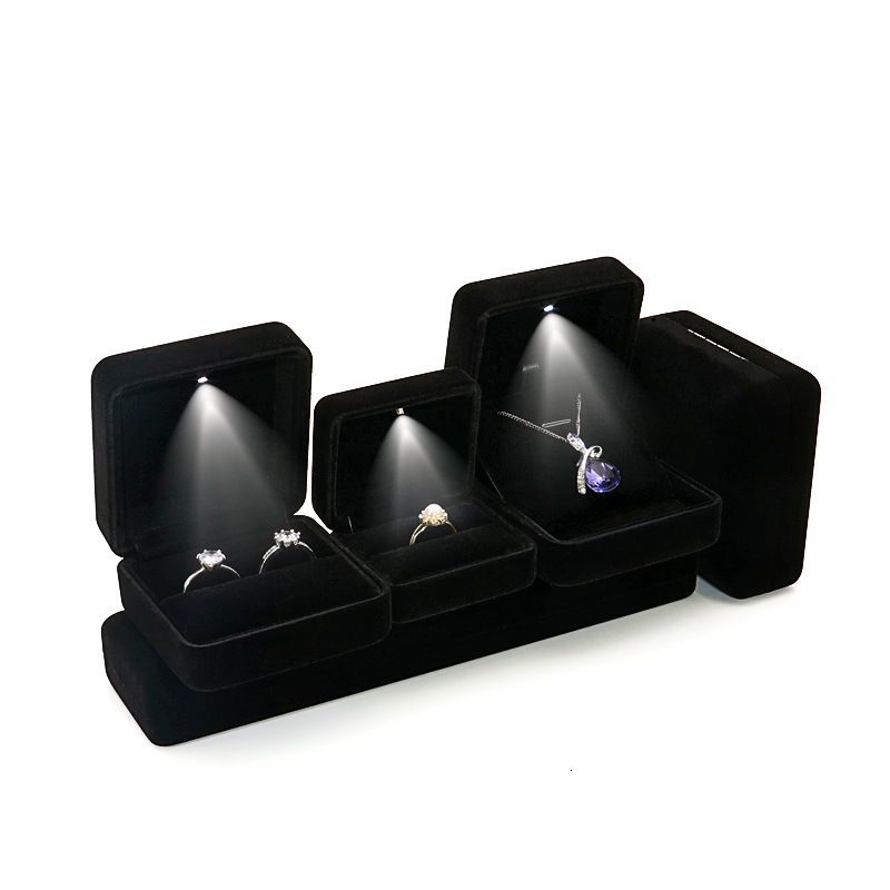 Black-Pendant Box