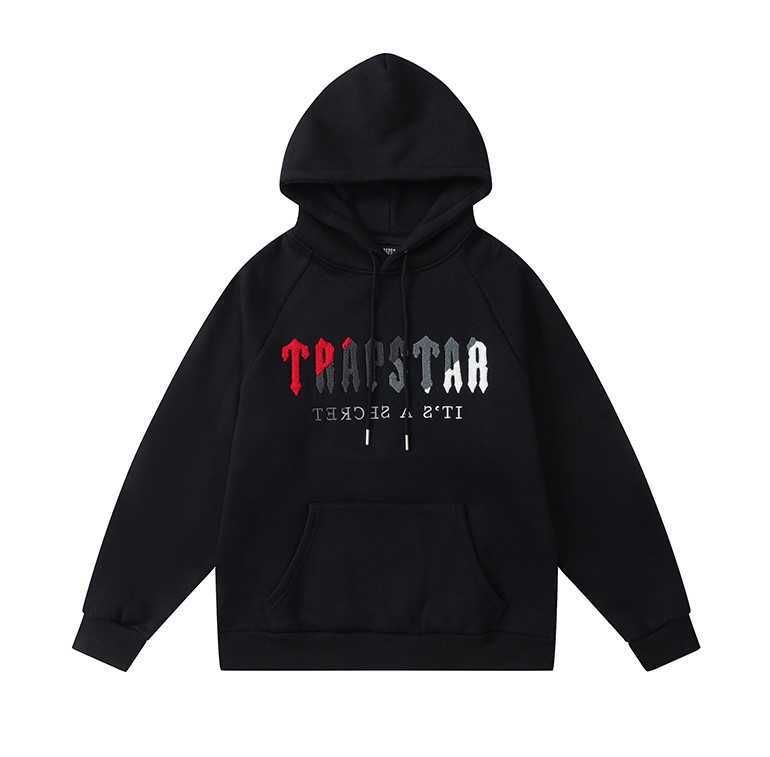 svart hoodie