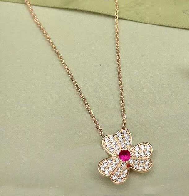 Collier en or rose + boîte