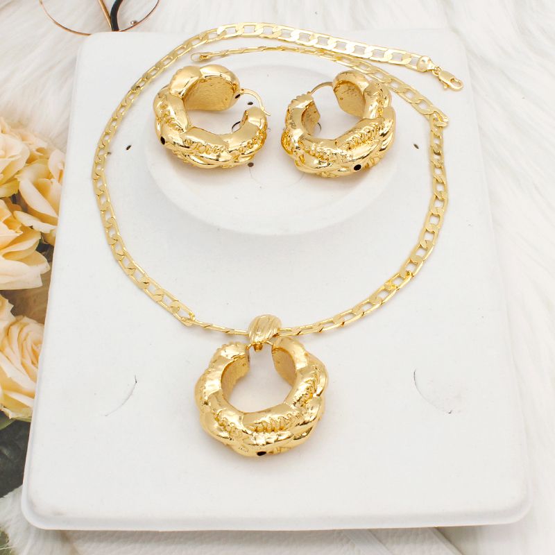 with 343 chain Gold China