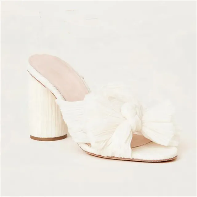 White 8 cm heel