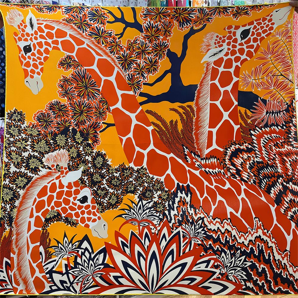 Orange-135 cm x 135 cm