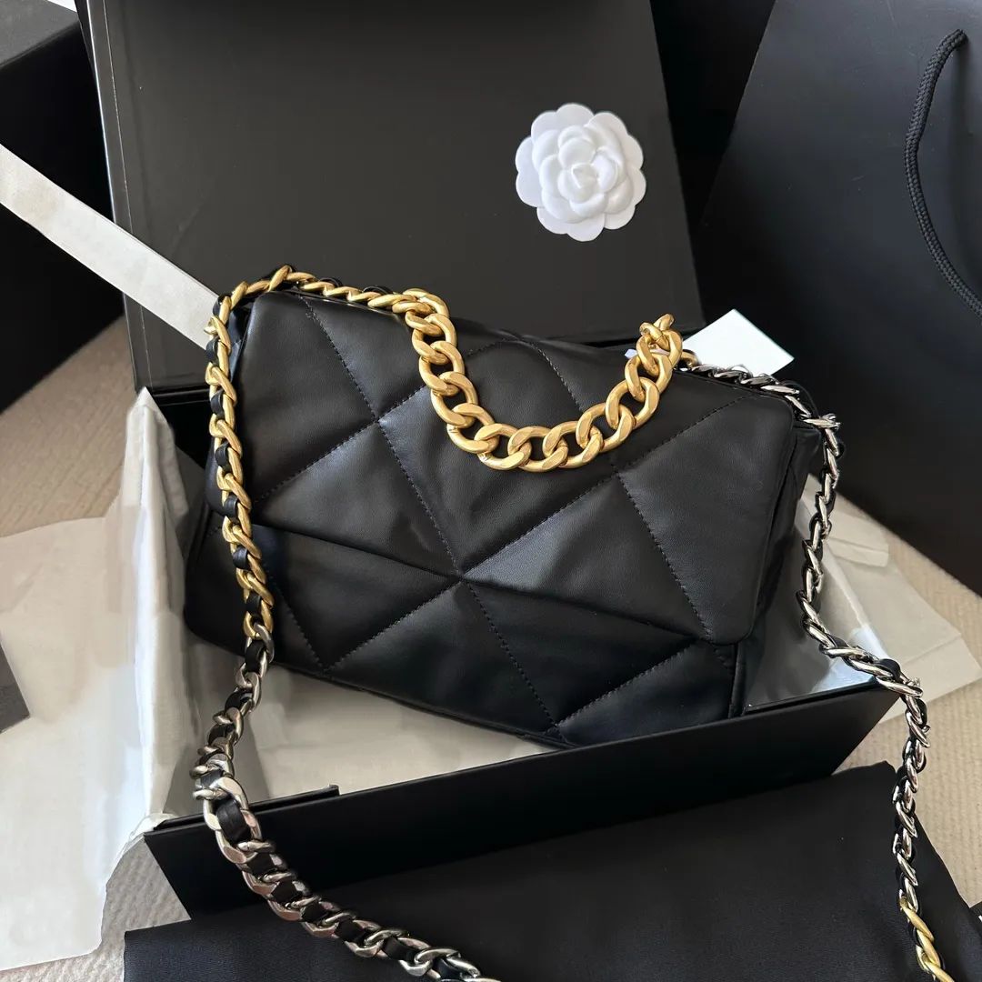 Women 19 Series Bags Lambskin Leather Bags Classic Flap Quilted Cross Body  Shoulder Bags Luxury Designer Handbags Golden Metal Hardware Chain Square  Bags 25CM From 60,88 €