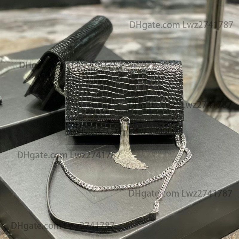 Alligator black:silver hardware