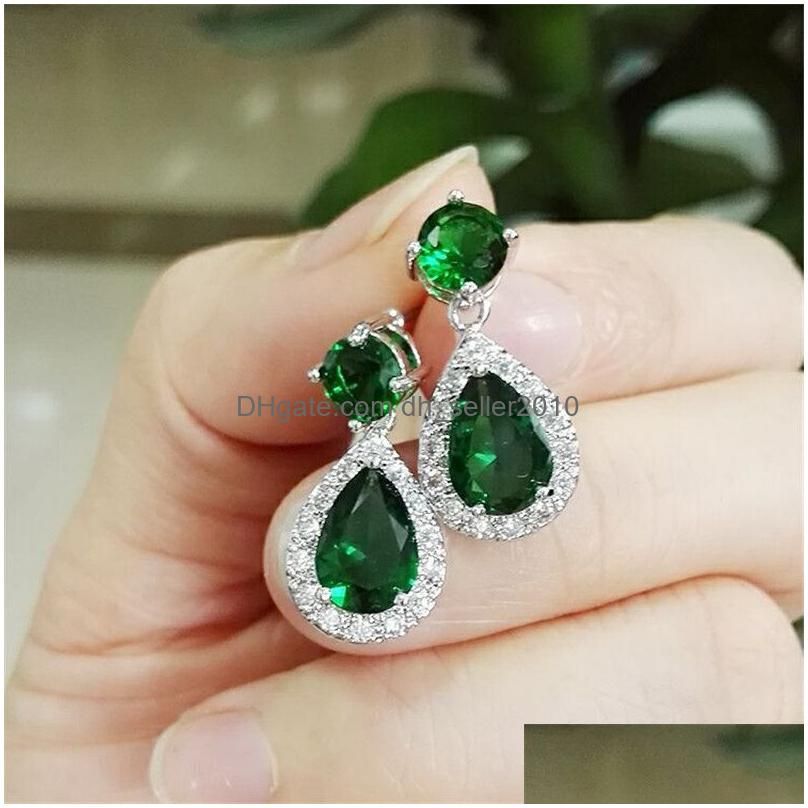 Boucle d'oreille verte