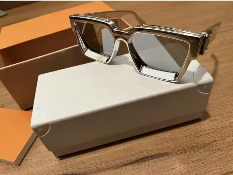 Luxury Mens MillionAIRE M96006WN Finlay Sunglasses Full Frame Vintage  Designer With Shiny Gold Logo And Gold Plated Top Quality 96006 From  Chengcheng8888, $15.55