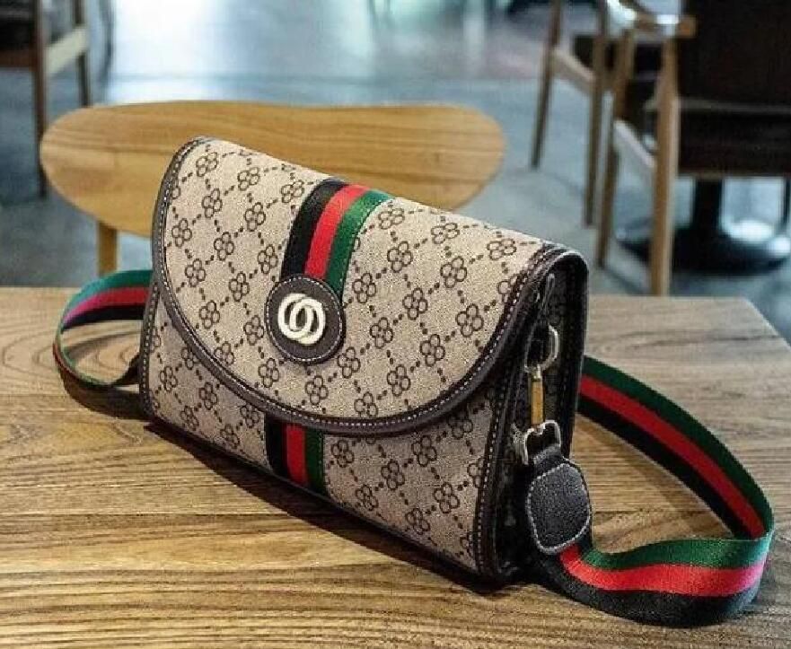 Louis Vuitton Officier M69841 VS New Wave Multi Pochette M56461