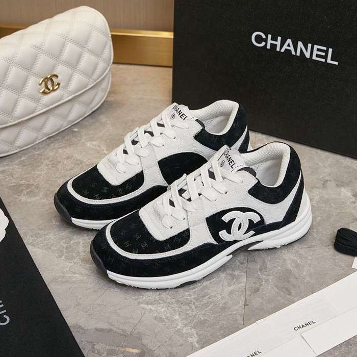Chanel sneaker maat 43 zwart met wit  Vinted