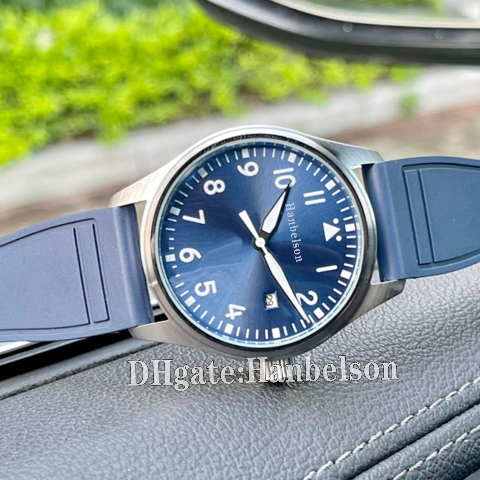 4.Silver case blue dial blue rubber stra