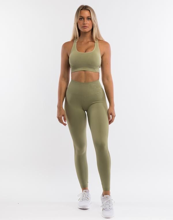 green legging set