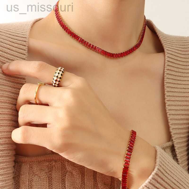 Collier rouge