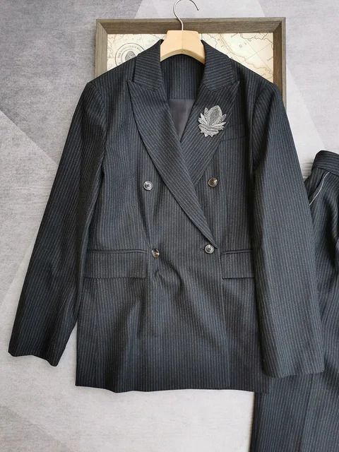 mörkgrå blazer