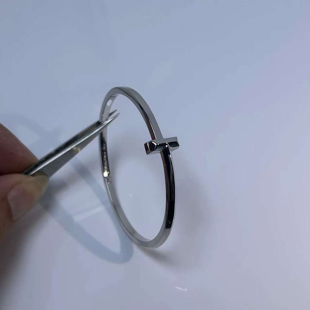 Platina kleine diamantvrije armband