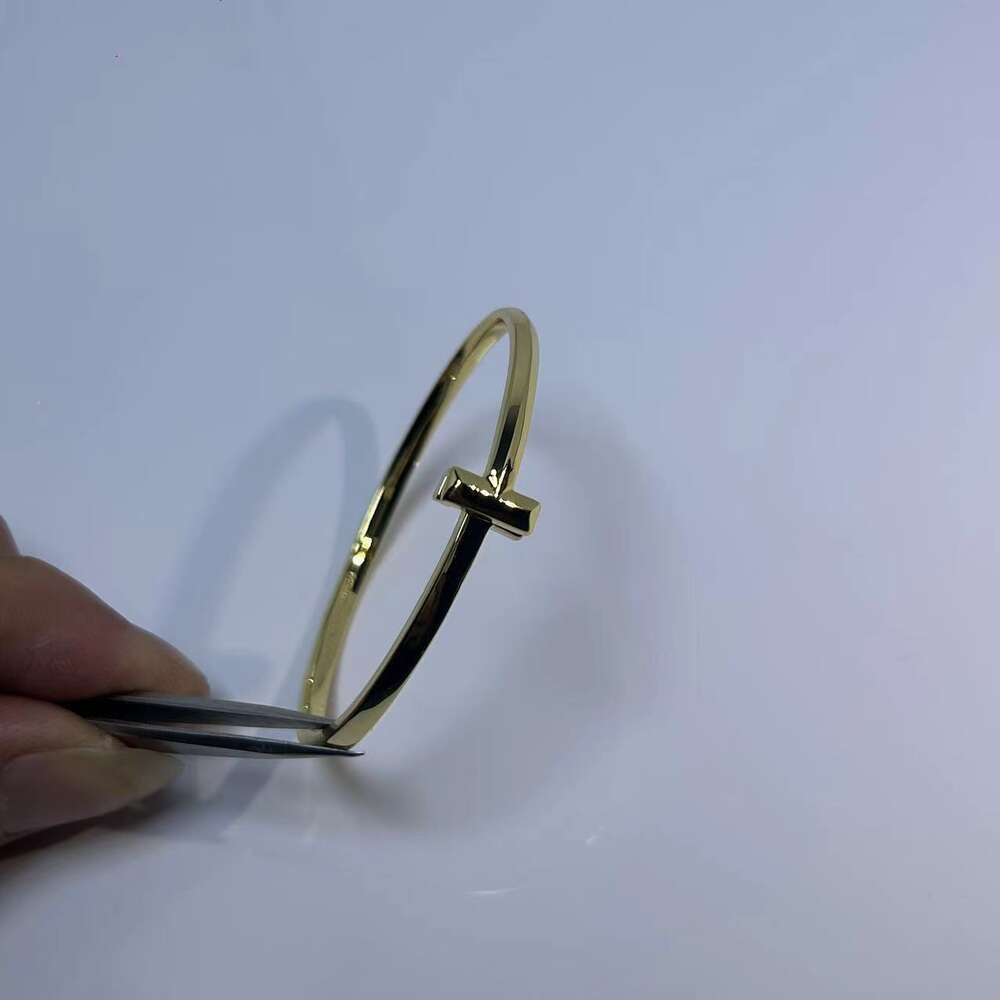 Gouden kleine diamantloze armband