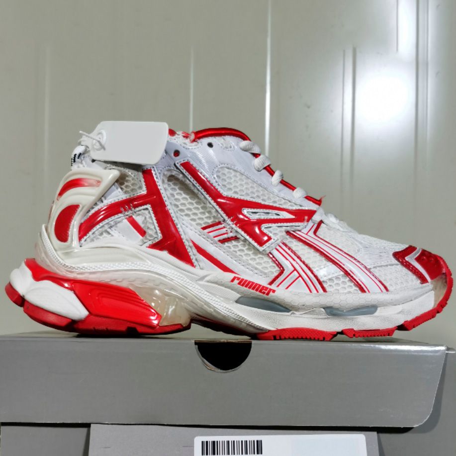 35-46 White Red