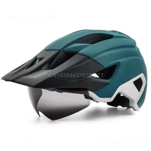 Helmet 07