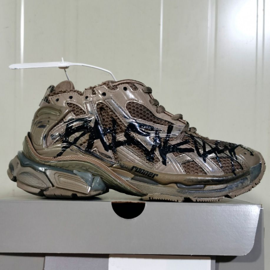 35-46 Graffiti Olive