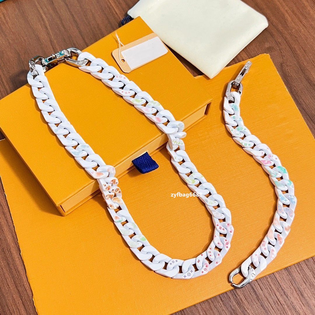 A4 Mit Box Nur Halsketten