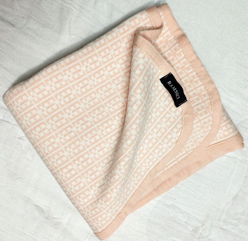 f0 pink blanket