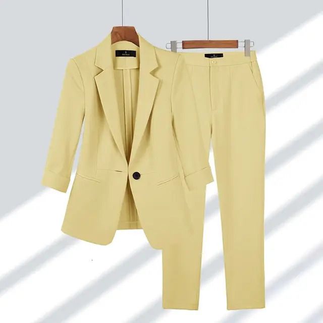 Ensemble jaune