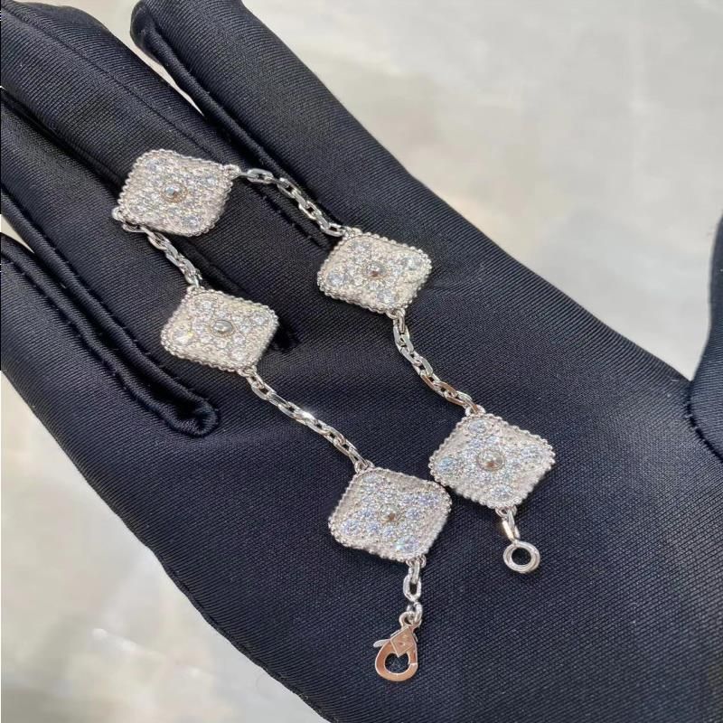 9Silver diamond braceletChina