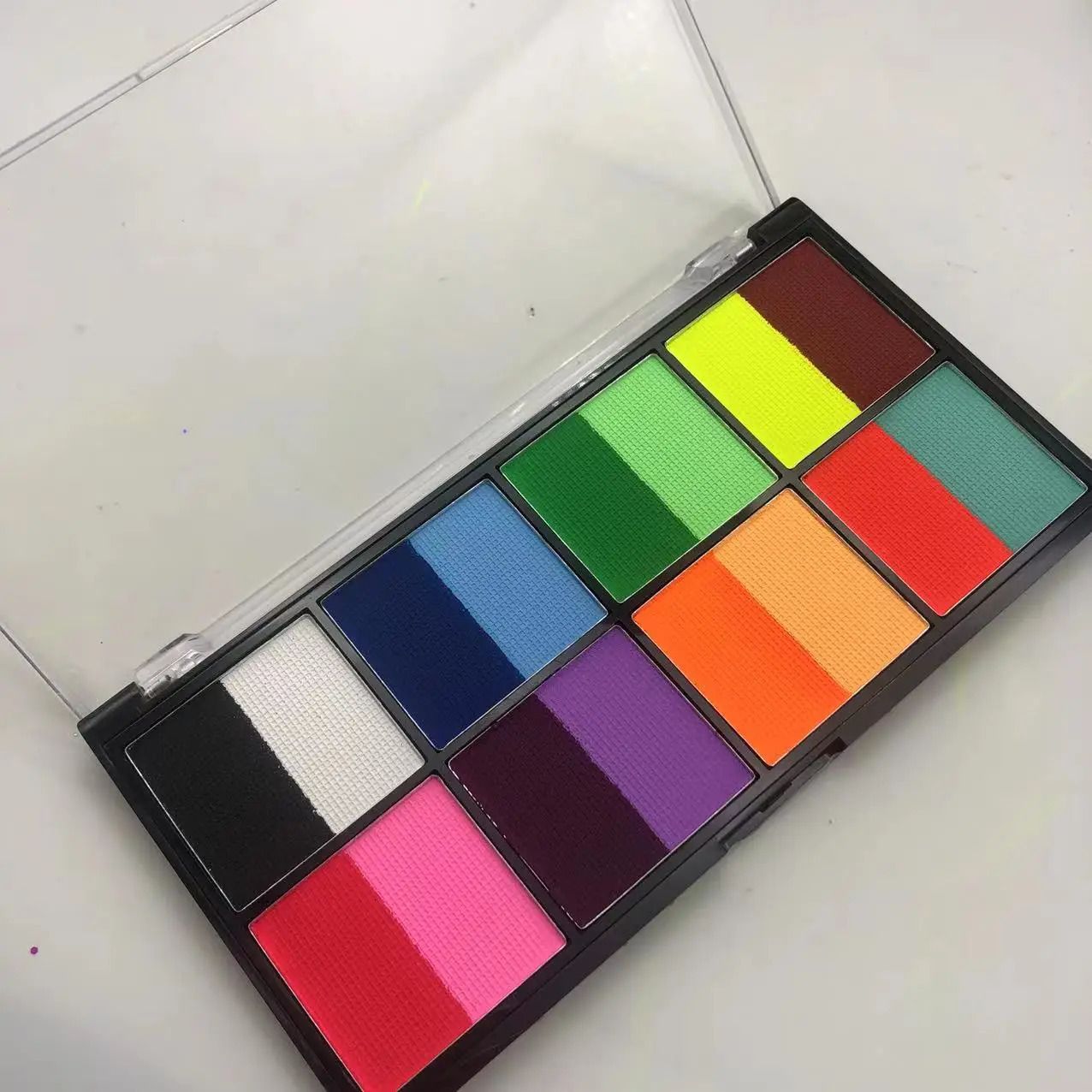 16 colors