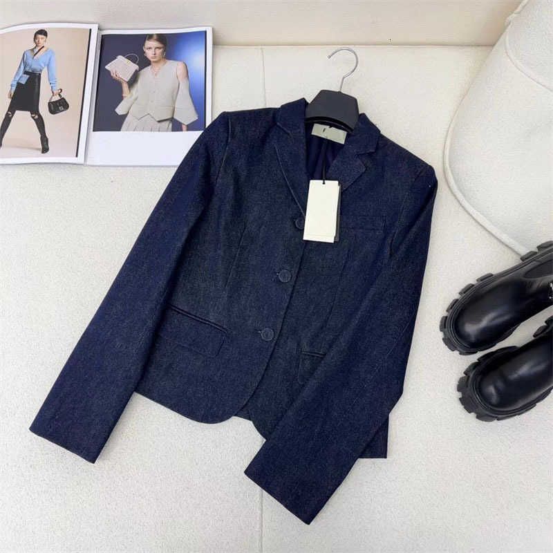 Manteau bleu foncé