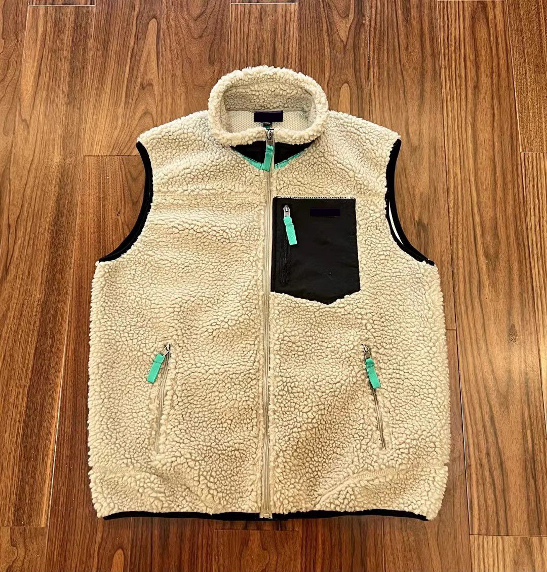 Beige/black pocket Vest