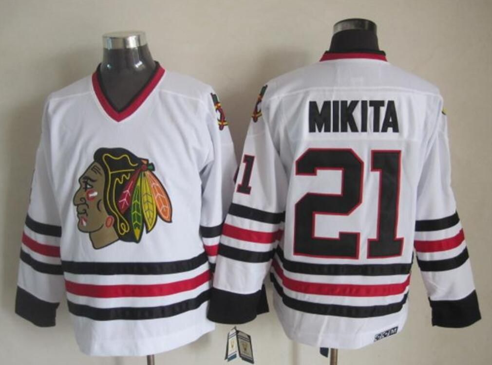 #21 Mikita blanc 2