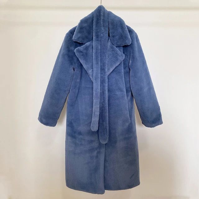 manteau de fourrure bleu