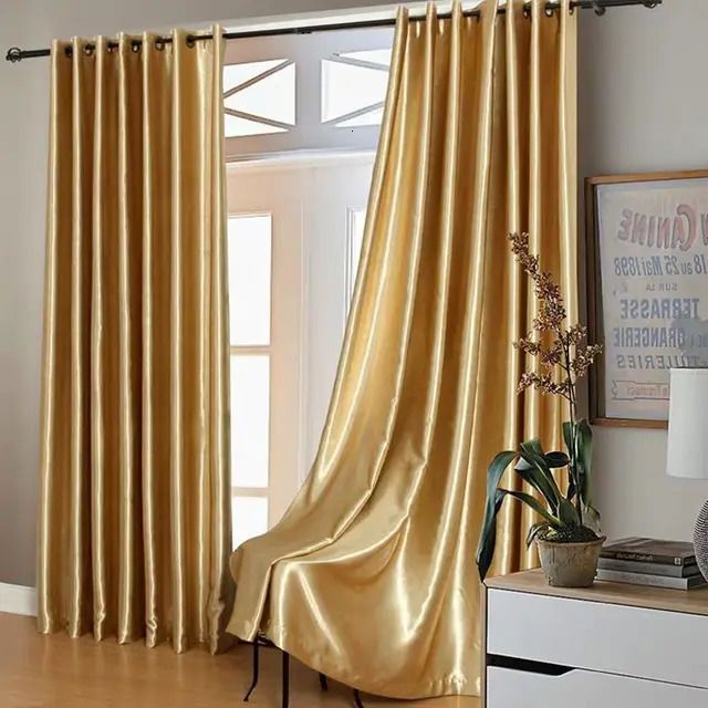 茶色のカーテン