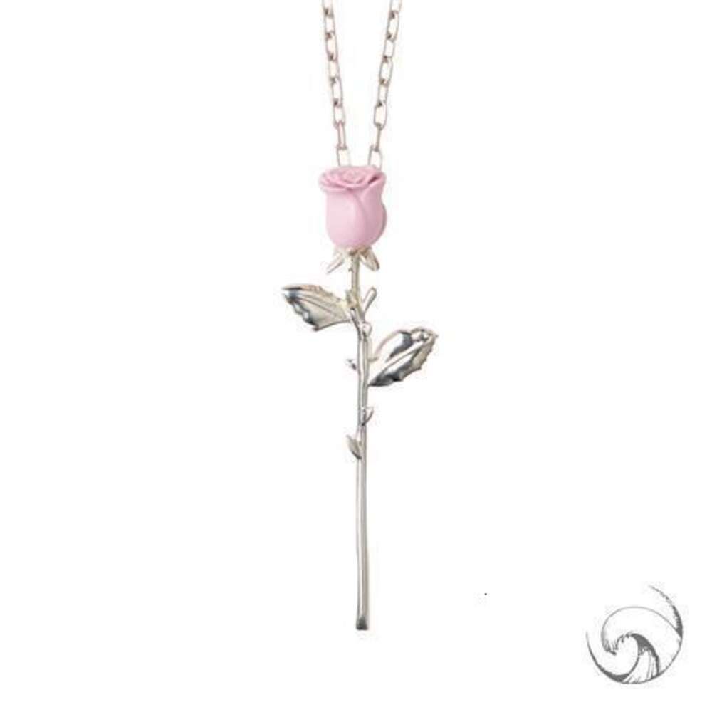 Collana con rosa e corpo in argento con testa rosa in