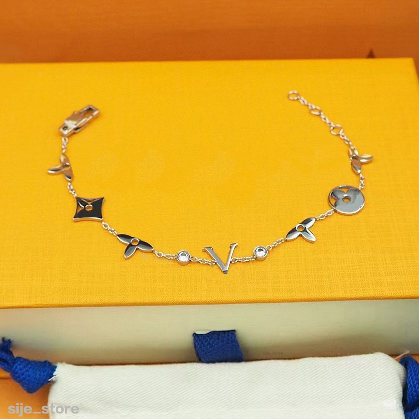 14 Bracelet en Argent avec Boîte