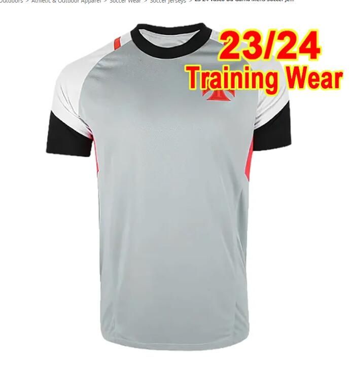 23 24 Vêtements d'entraînement