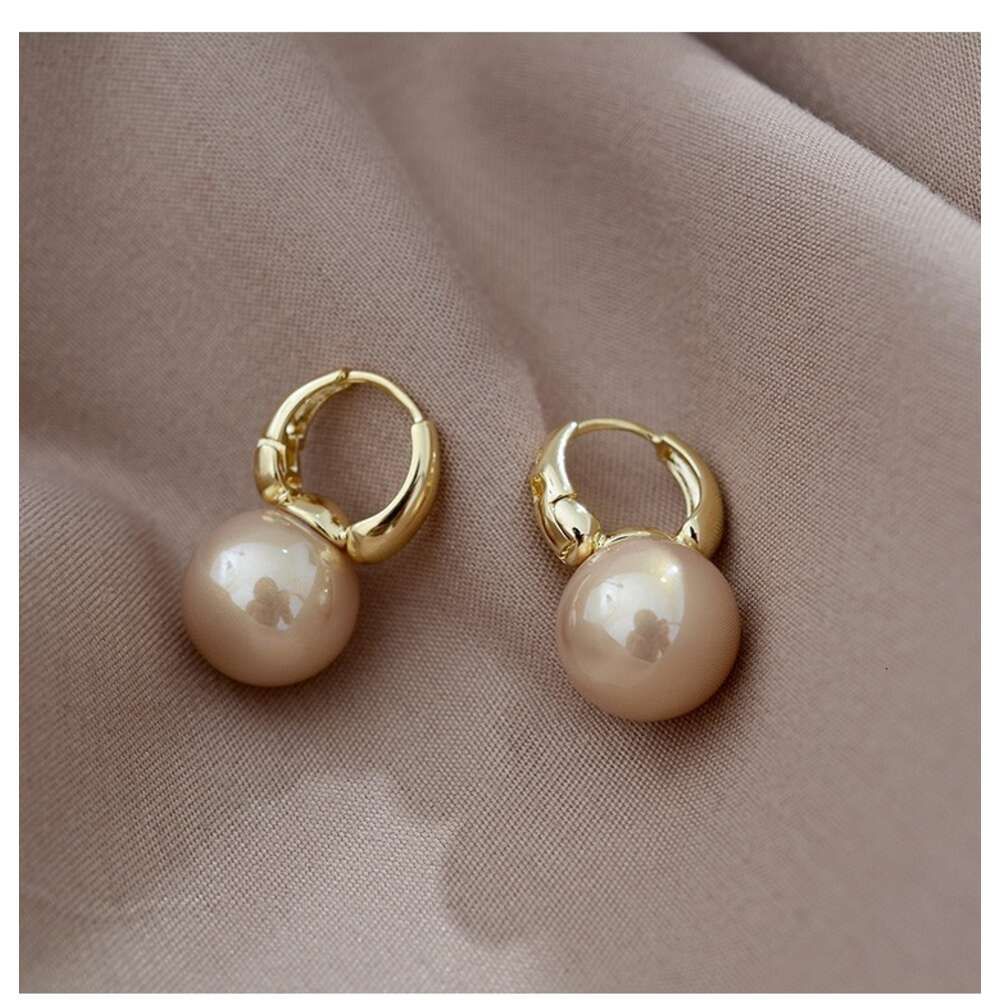 Champagne colored 14mm pearls)