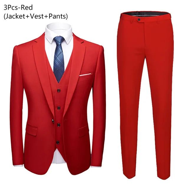 赤い3ピーススーツ