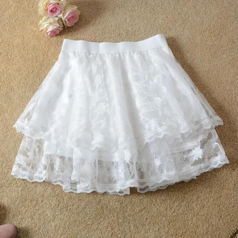 Białe spódnice