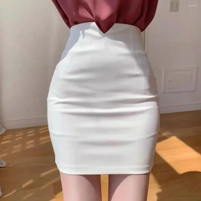 白いスカート