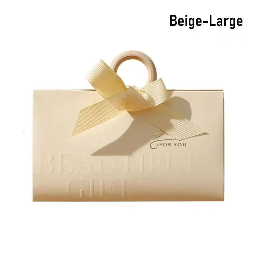 Beige-annan